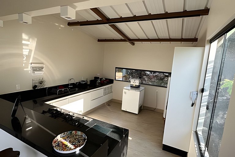 Vista que seduz: lareira, hidro e BalanCéu