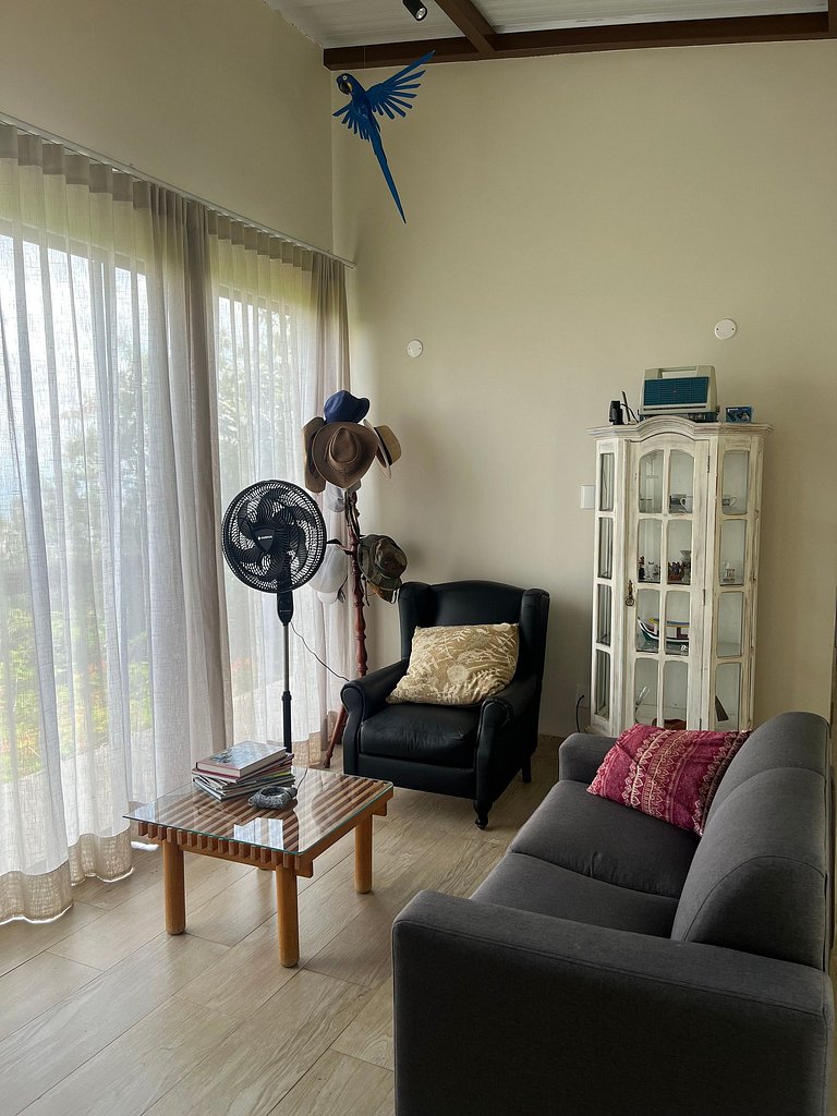 Vista que seduz: lareira, hidro e BalanCéu